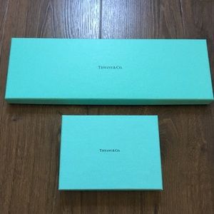 Bundle of Tiffany boxes